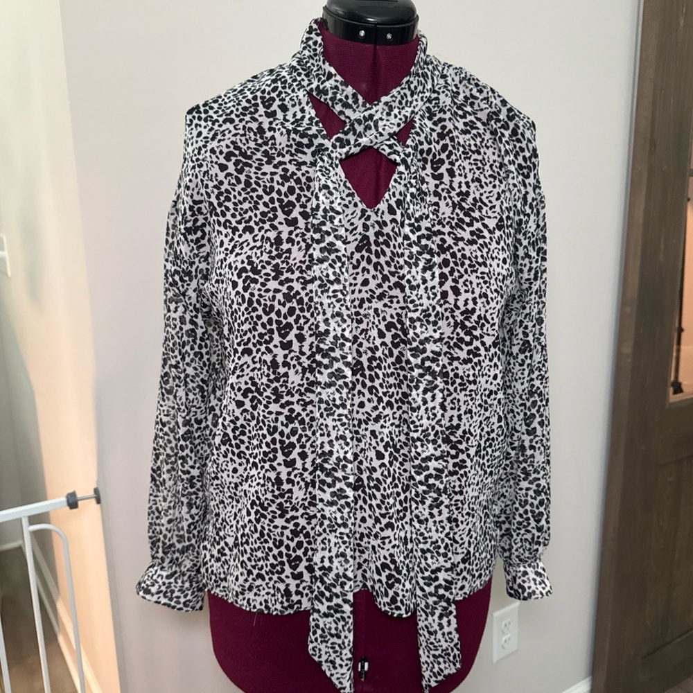 Bailey 44 Shirt Long Sleeve Animal Print‎ Black White Pullover Top Womens XS Tie